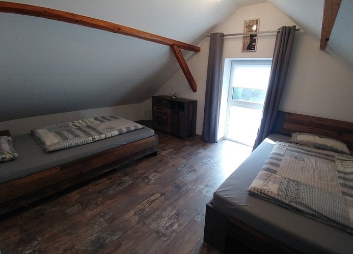 2 Bett Zimmer 2 OG